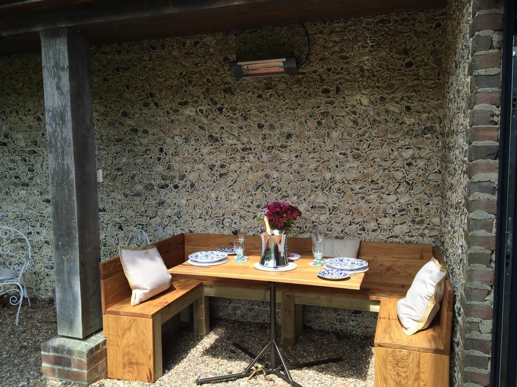 Shepherds Barn West Dean Bagian luar foto